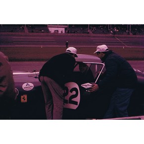 Photo 1963 Ferrari 250 GTO n°22 Fireball Roberts + John Cannon / North American Racing Team (NART) / Daytona 3 hours (Usa)