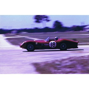 Photo 1963 Ferrari 330 TRI/LM Spyder n°18 Pedro Rodriguez + Graham Hill / North American Racing Team (NART) / Sebring 12 hours (Usa)