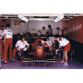 Photo 1997 Ferrari F310B F1 n°5 Michael Schumacher / Monza (Italy)