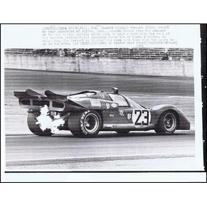 Photo 1971 Ferrari 512 S n23 Ronnie Bucknum + Tony Adamowicz + Alain De Cadenet / North American Racing Team (NART) / Daytona 24 hours (Usa)