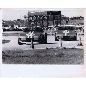 Photo 1973 Ferrari 365 GTB/4 Daytona n°23 Claude Ballot-Léna + Jean-Claude Andruet / North American Racing Team (NART) / Daytona 24 hours (Usa)