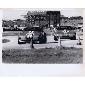 Photo 1973 Ferrari 365 GTB/4 Daytona n23 Claude Ballot-Lna + Jean-Claude Andruet / North American Racing Team (NART) / Daytona 24 hours (Usa)